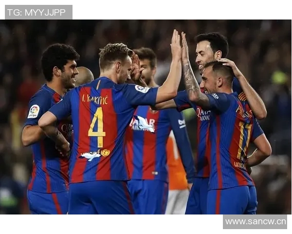 勇士与鹈鹕季后赛第三场激战回顾球星对决引发球迷热议 勇士与鹈鹕季后赛第三场激战回顾球星对决引发球迷热议